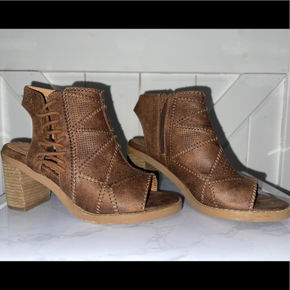 NOT RATED Peep Toe Detailed Booties!